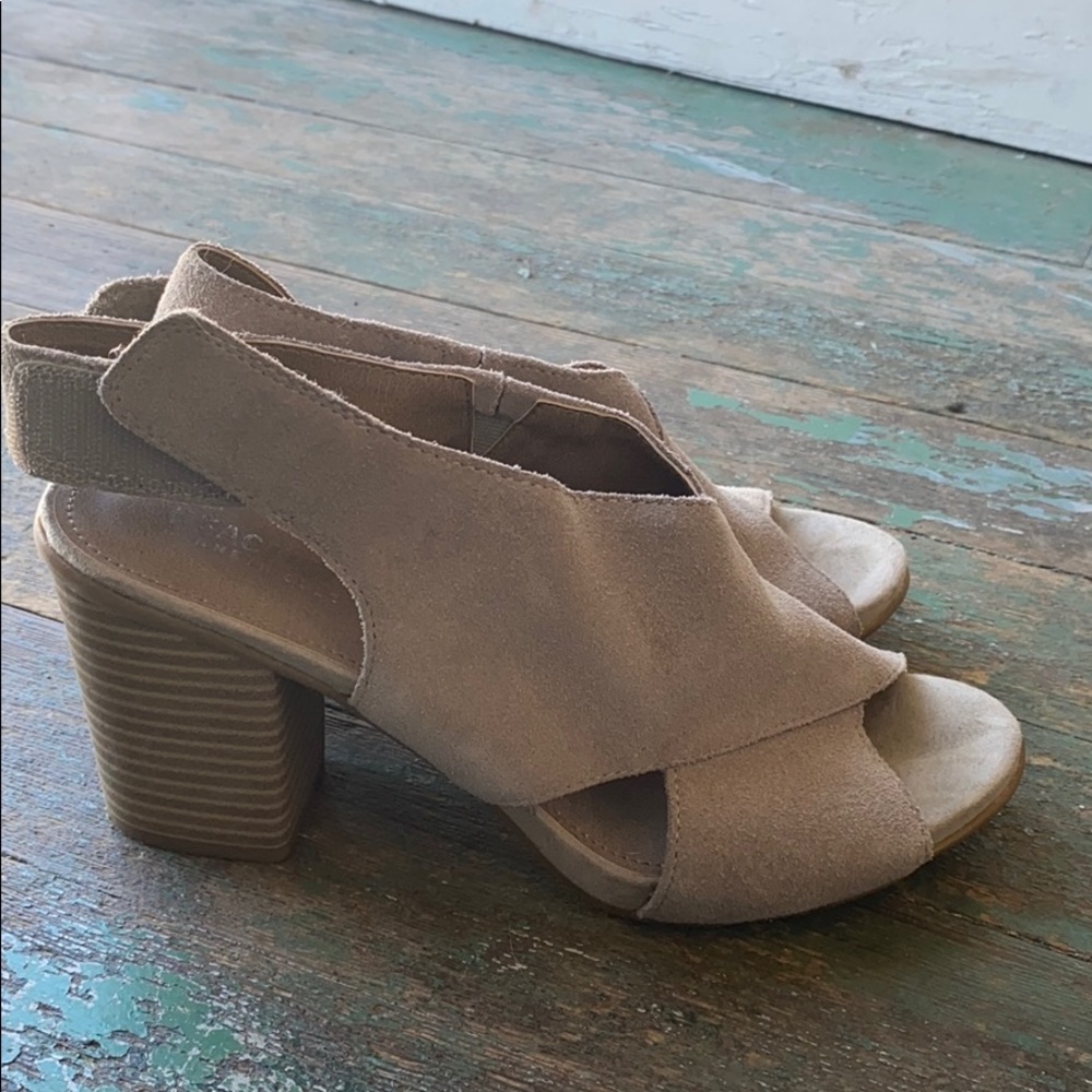 Kenneth Cole Sandals